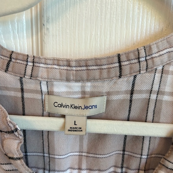 Calvin Klein light long sleeve Large - Picture 6 of 6